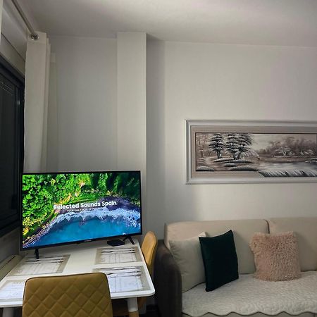 Sky Center Apartment Тирана Екстериор снимка