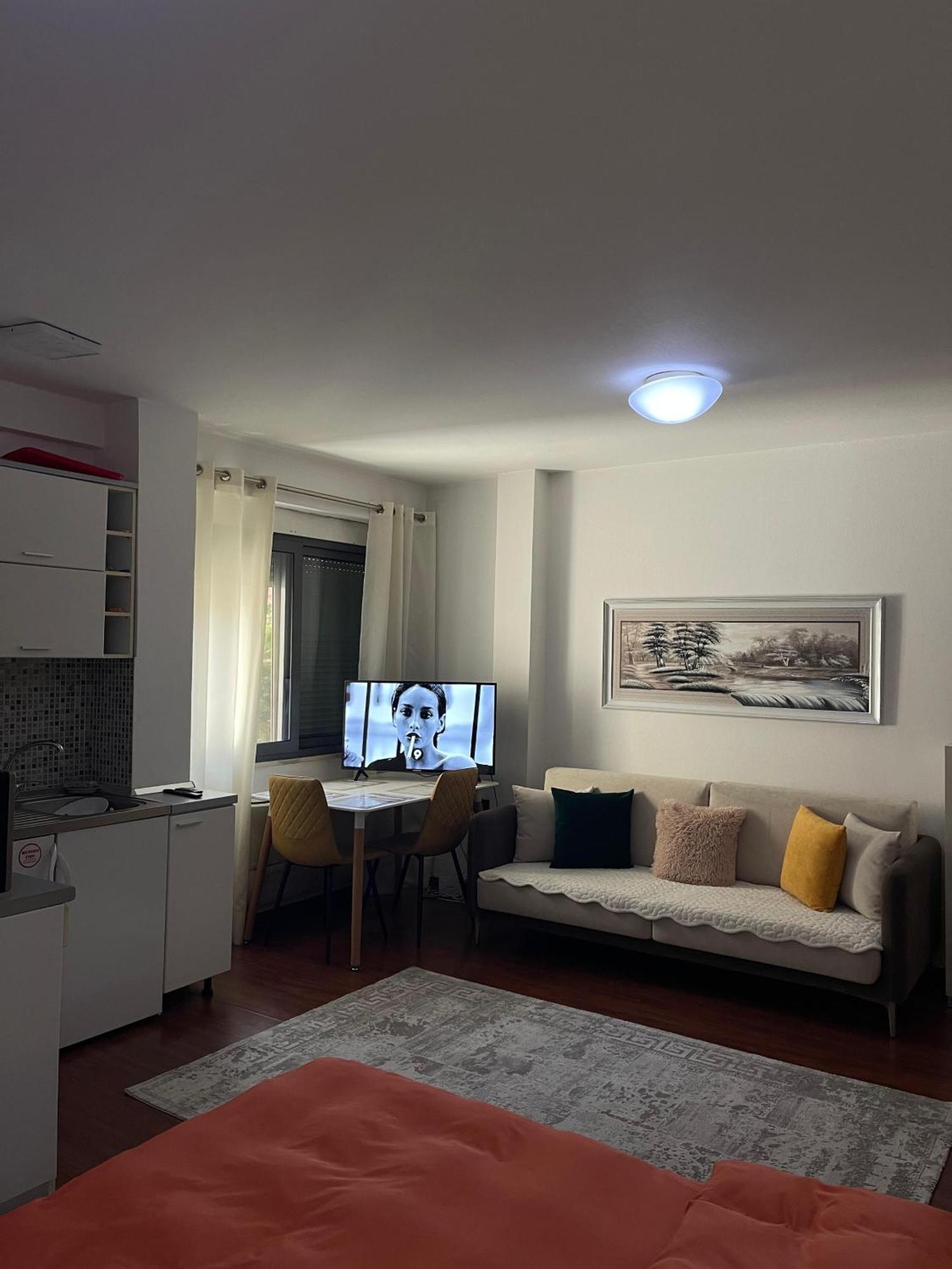 Sky Center Apartment Тирана Екстериор снимка